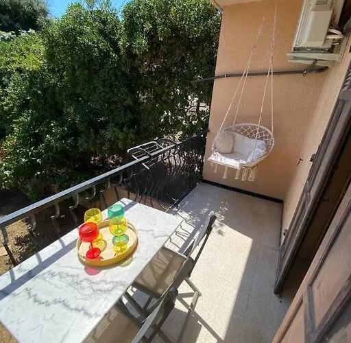 F2/4 Pers Plage-commerces A Pieds-parking Prive
